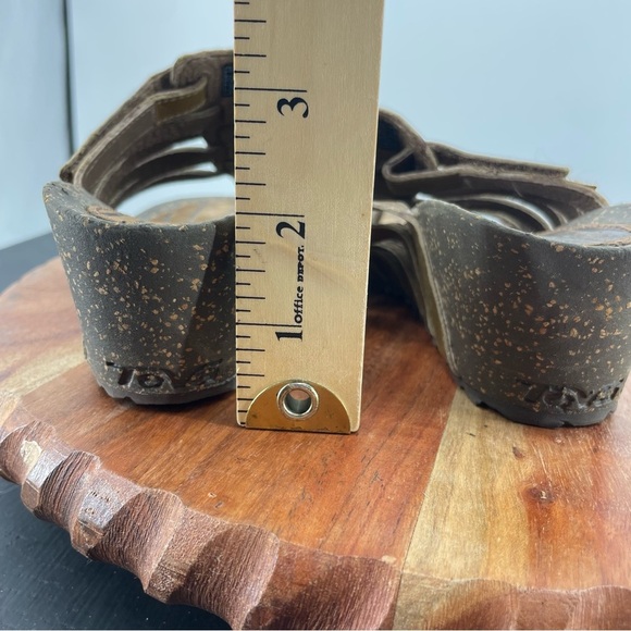 Teva | Cabrillo 3 Wedge Thong Sandal Women's 6 brown green leather 1012149 - Picture 7 of 8